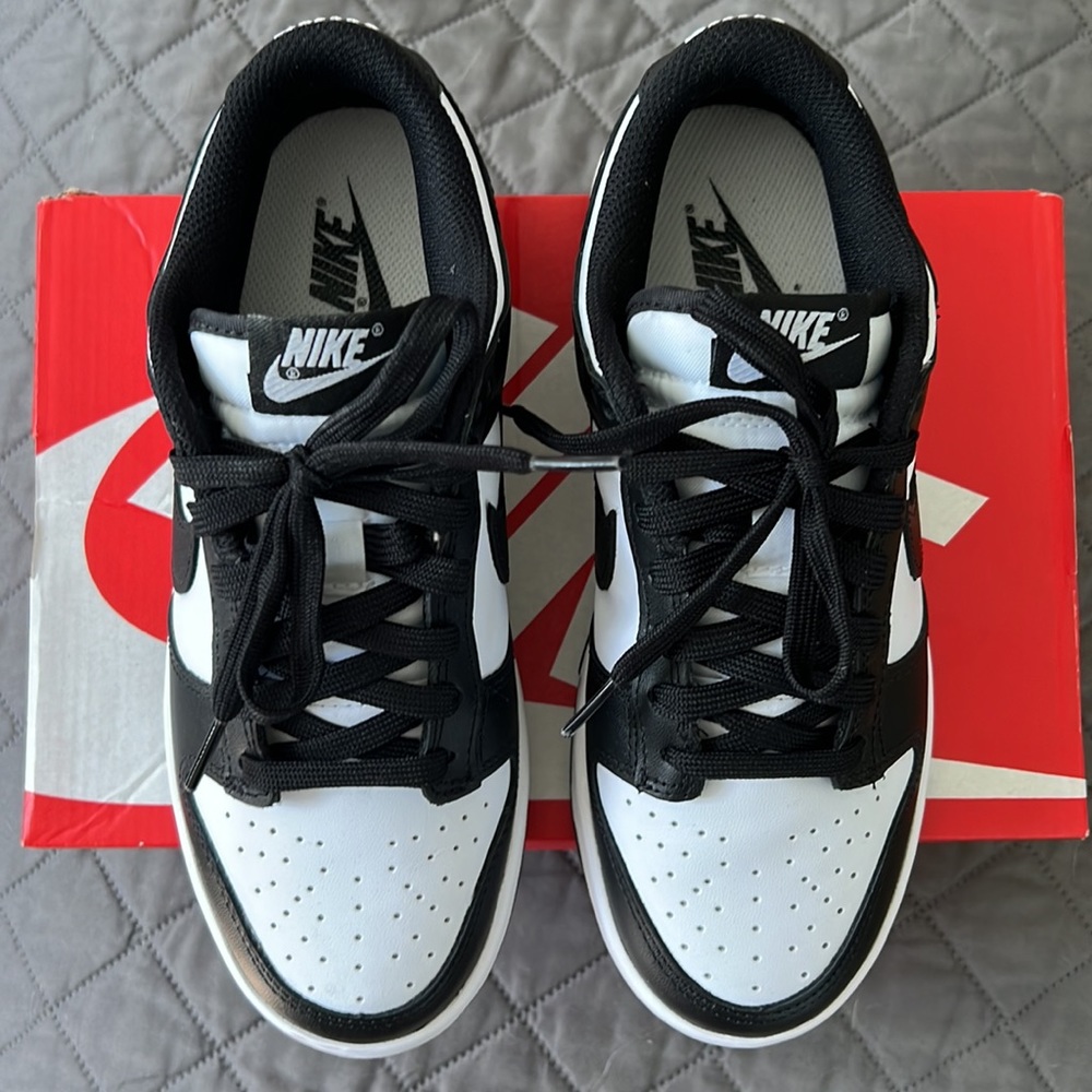 Nike women’s size 7 - panda dunks